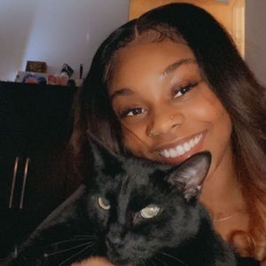 Meet your Posher, Cecily